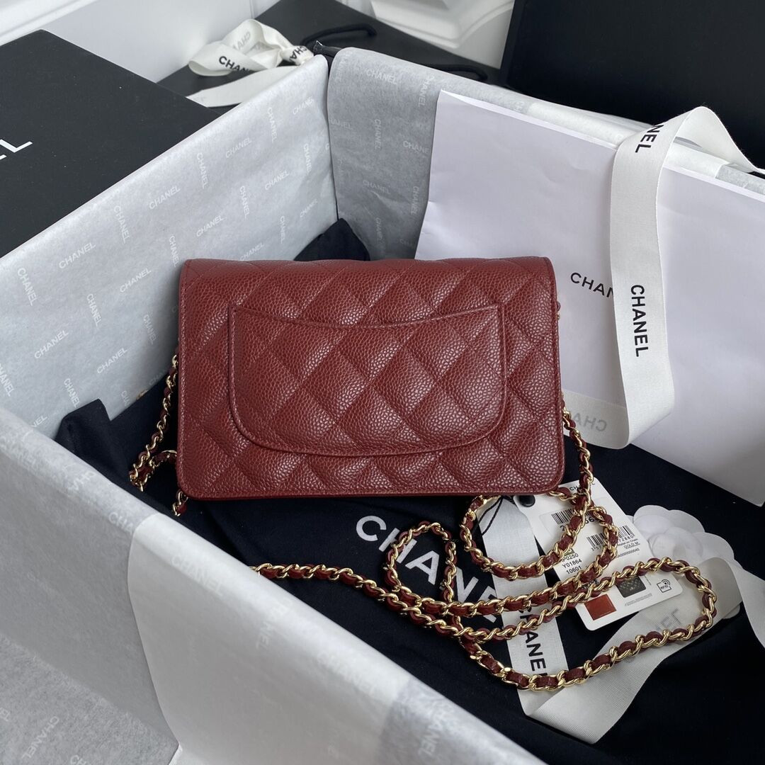 Ch**el WOC CLASSIC WALLET ON CHAIN RED 4.8 × 7.5 × 1.4 in
