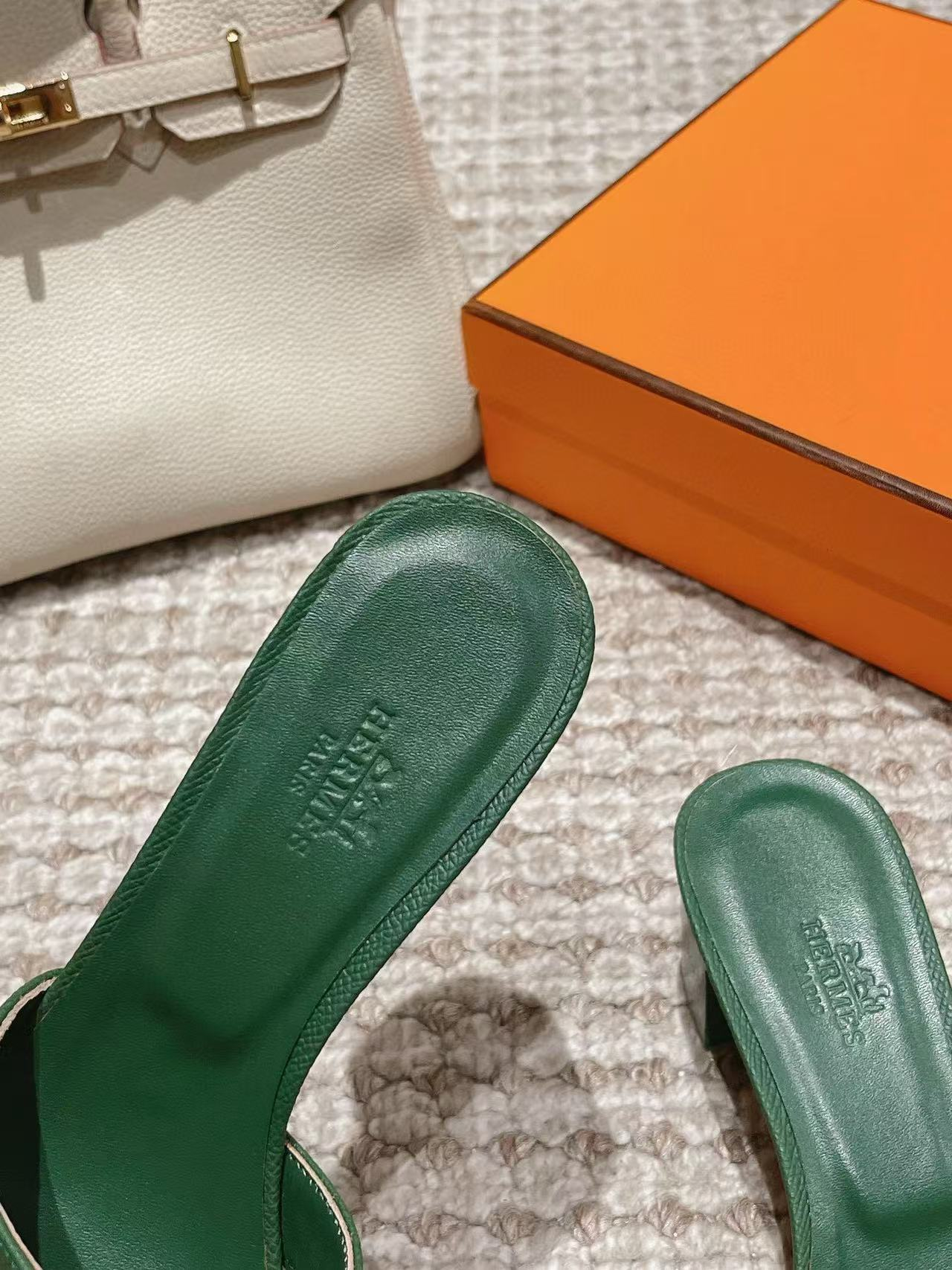 UA H**me5 Oasis sandal