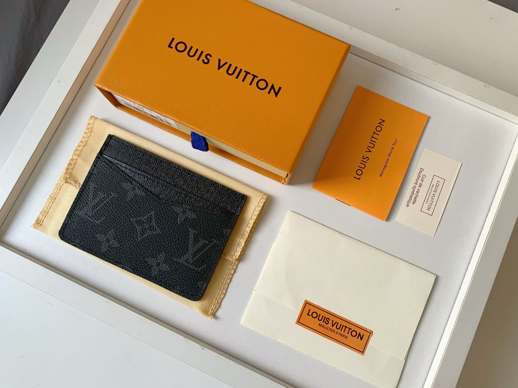 L0vis Vvtt0n LV CARD HOLDER Black 8X11CM