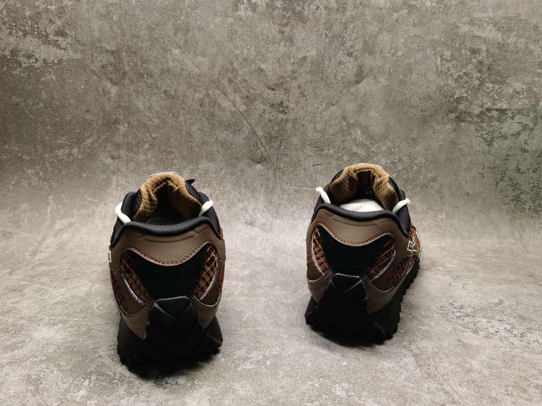 UA B0tt*ga Ven*ta Orbit Sneaker