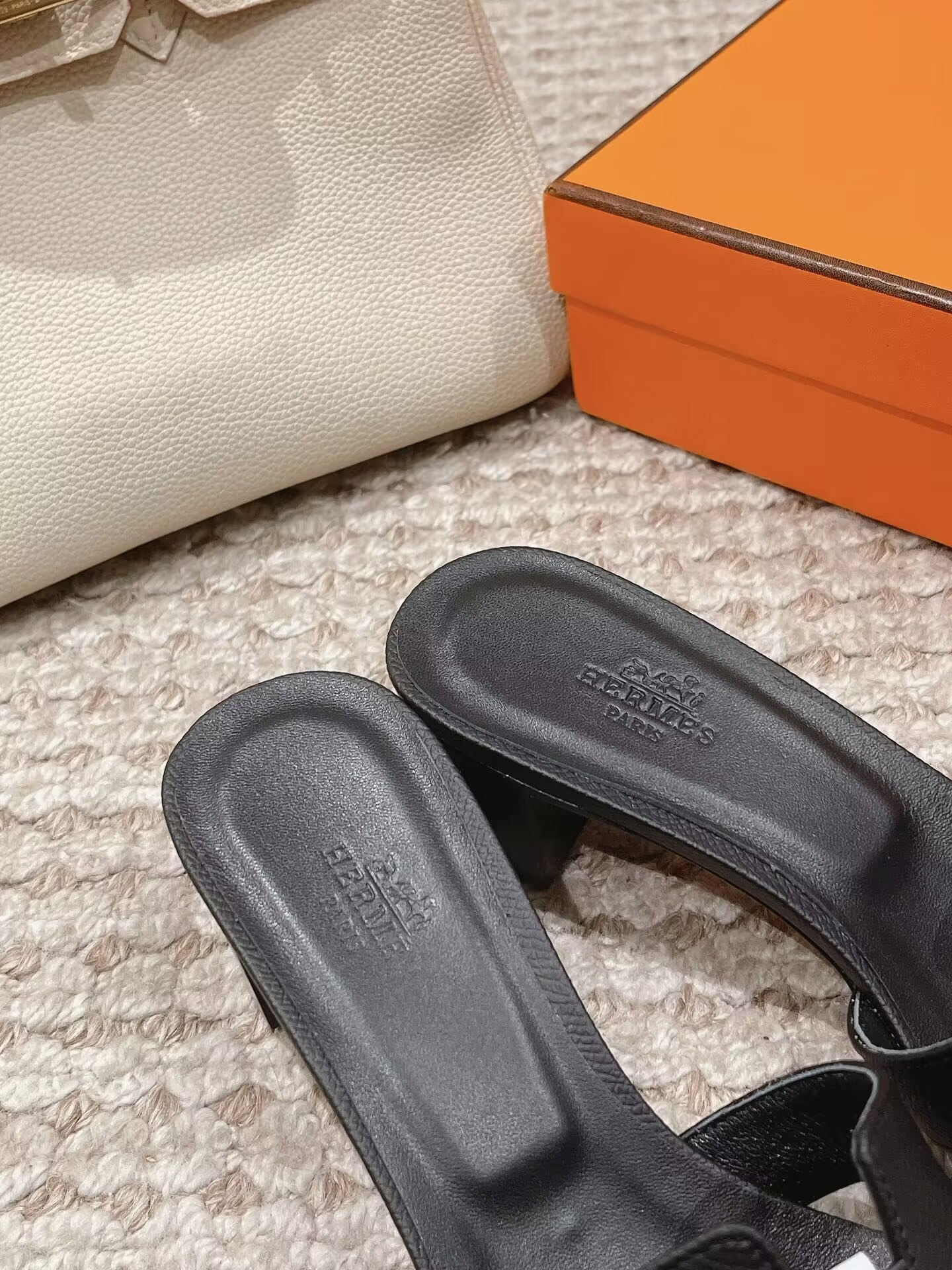 UA H**me5 Oasis sandal