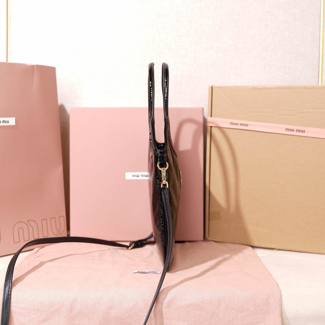 M1v M1v ivy leather handbag 20x 24 cm
