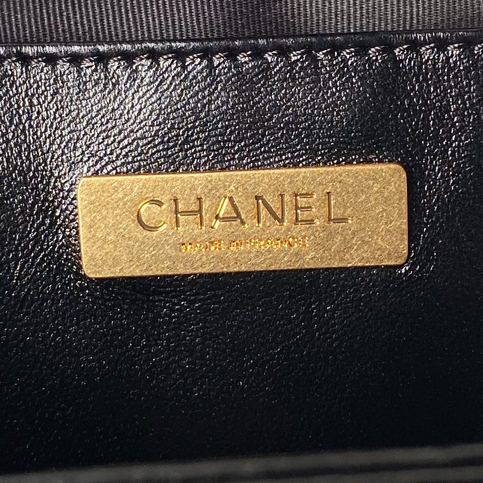 Ch**el MINI BAG WITH TOP HANDLE Shiny Lambskin & Gold-Tone Metal Black 12 × 18 × 7 cm