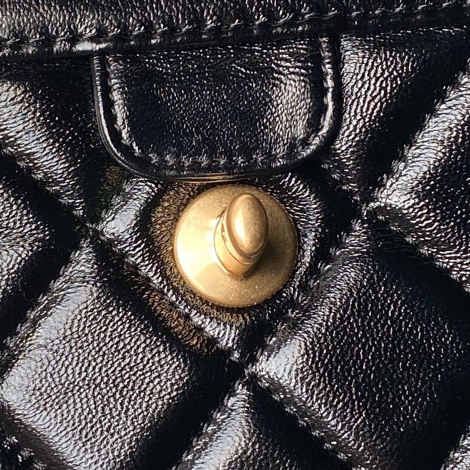 Ch**el MINI BAG WITH TOP HANDLE Shiny Lambskin & Gold-Tone Metal Black 12 × 18 × 7 cm