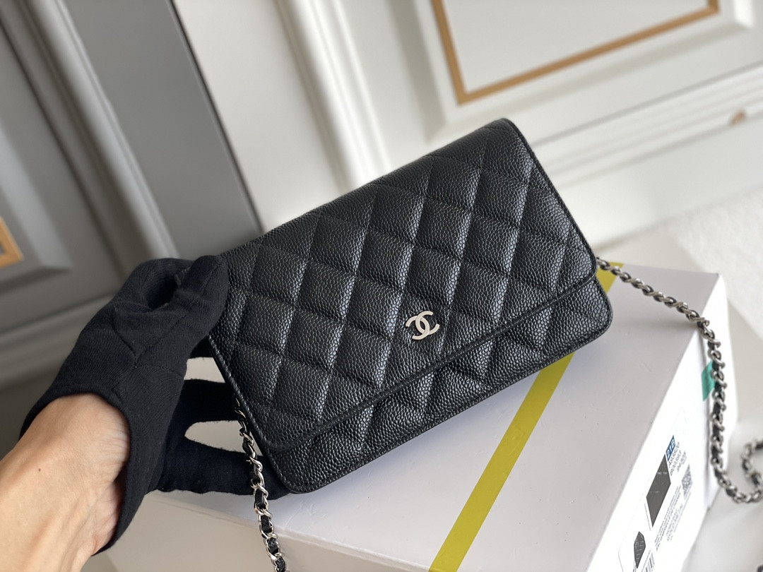 Ch**el WOC CLASSIC WALLET ON CHAIN 12.3x19.2x3.5cm