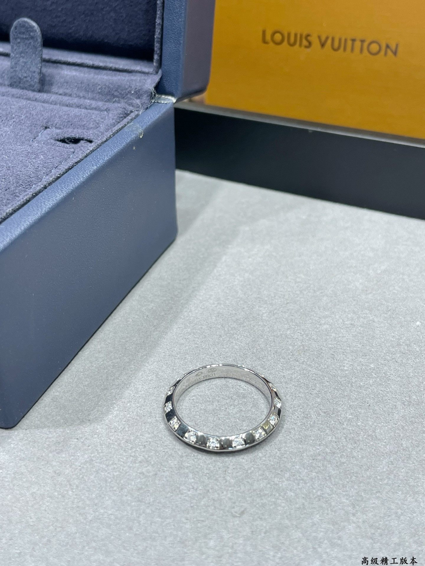 l0vis Vvtt0n ring