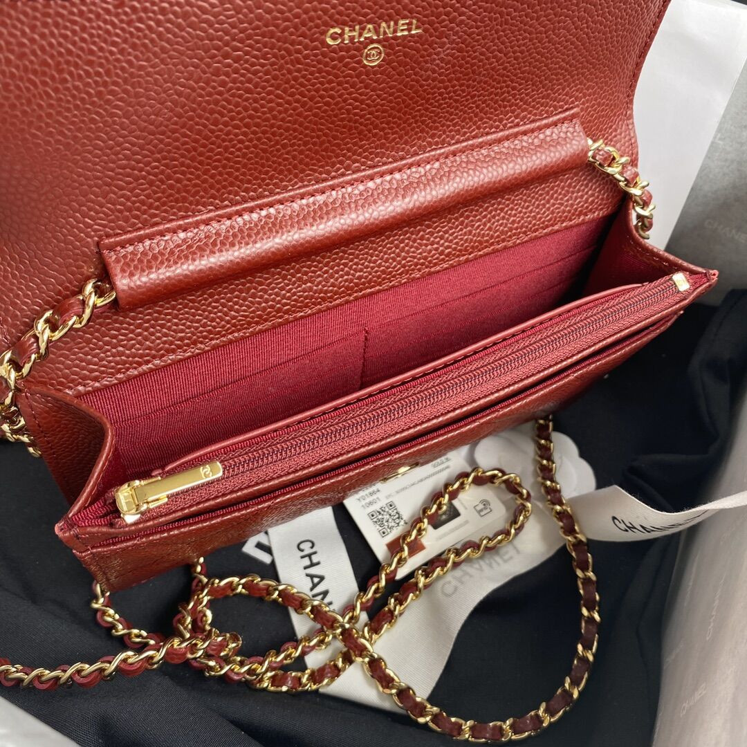 Ch**el WOC CLASSIC WALLET ON CHAIN RED 4.8 × 7.5 × 1.4 in