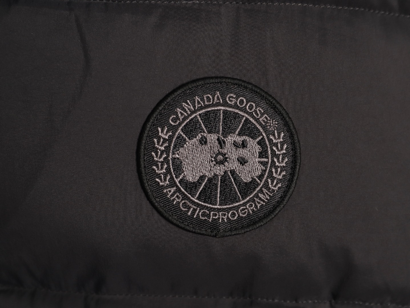 Can*a G00se short puffer jacket