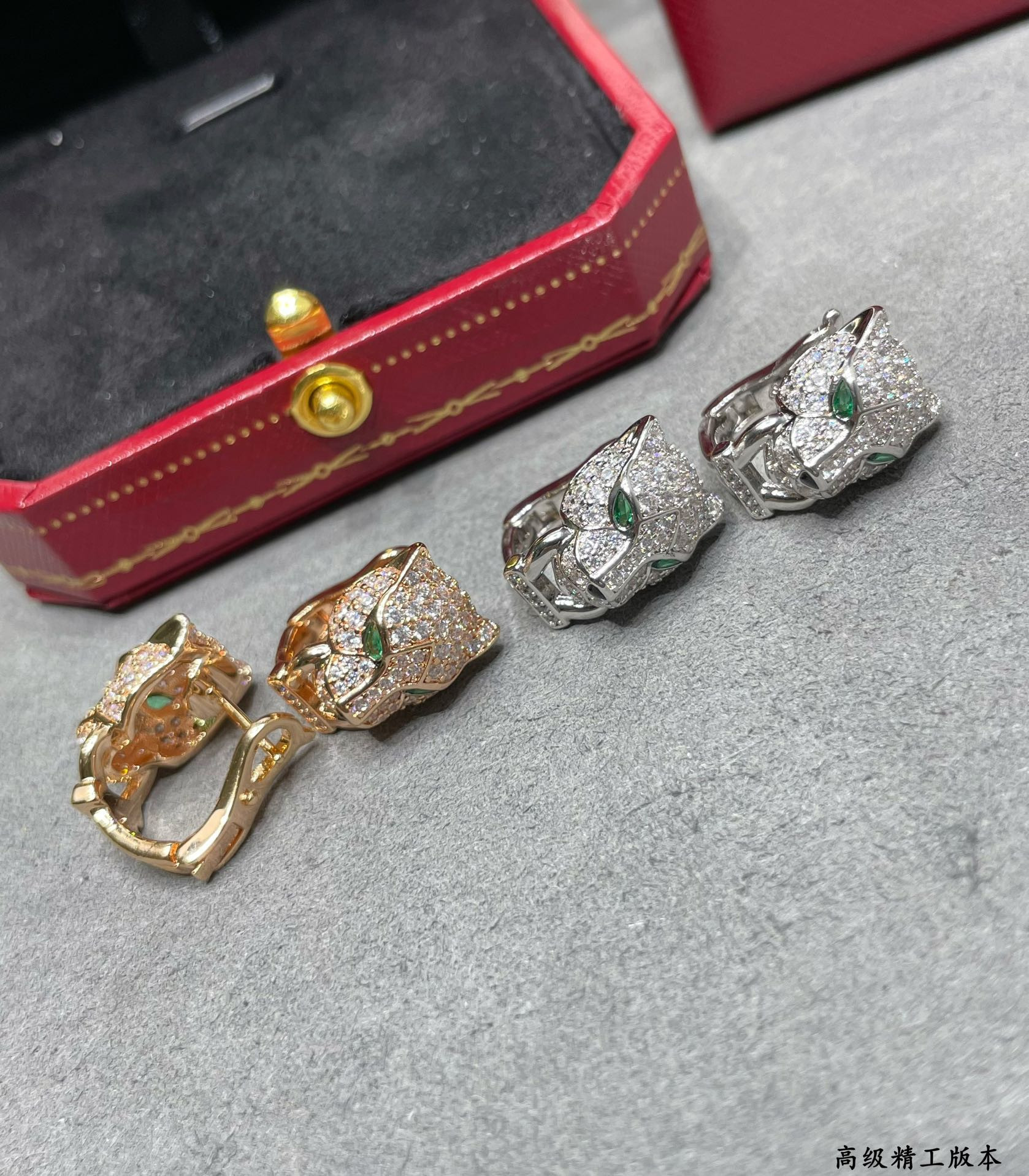 Ca*t1er Leopard head Earrings