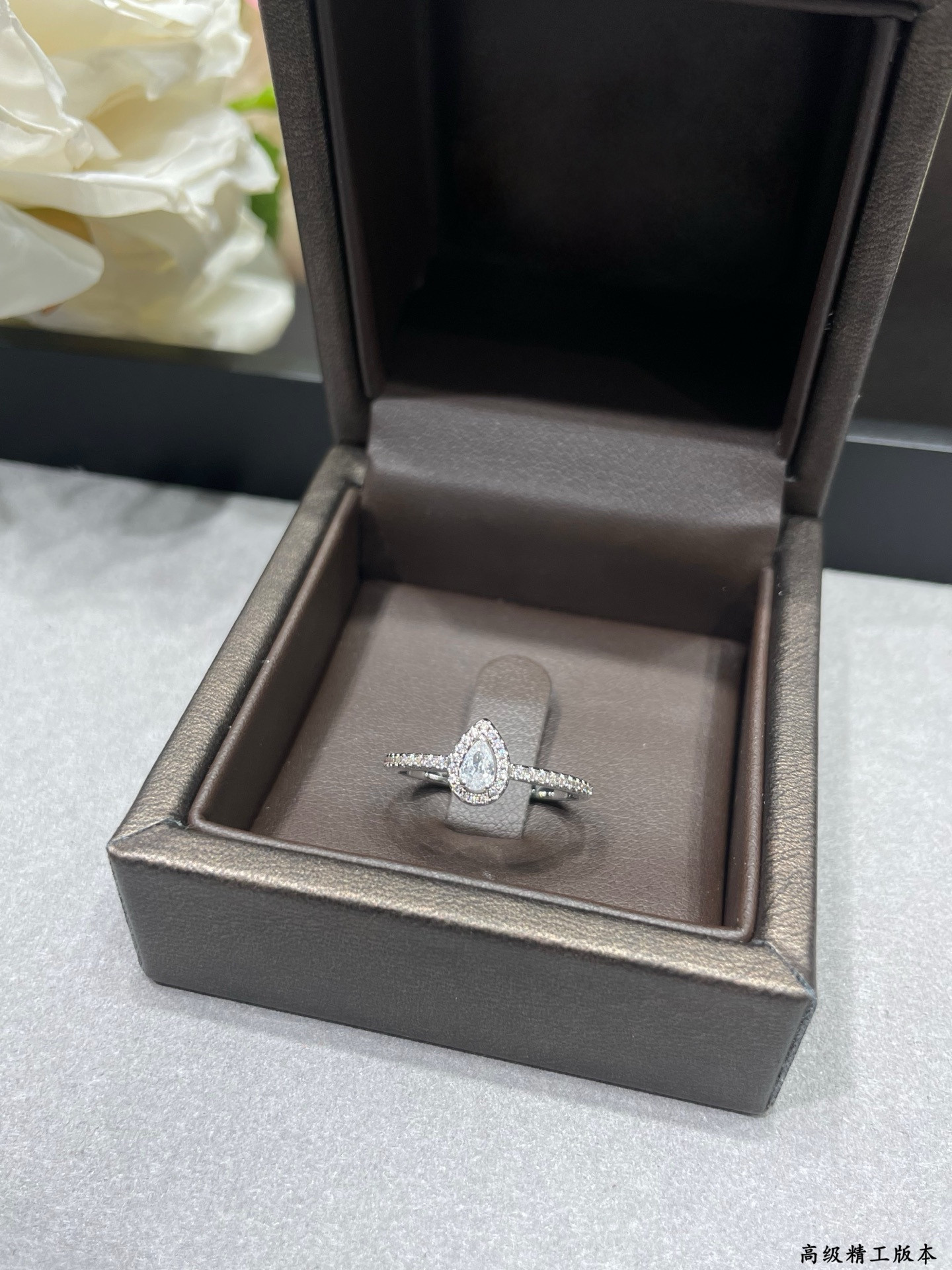 Mes1kaa single teardrop full d1am0nd ring