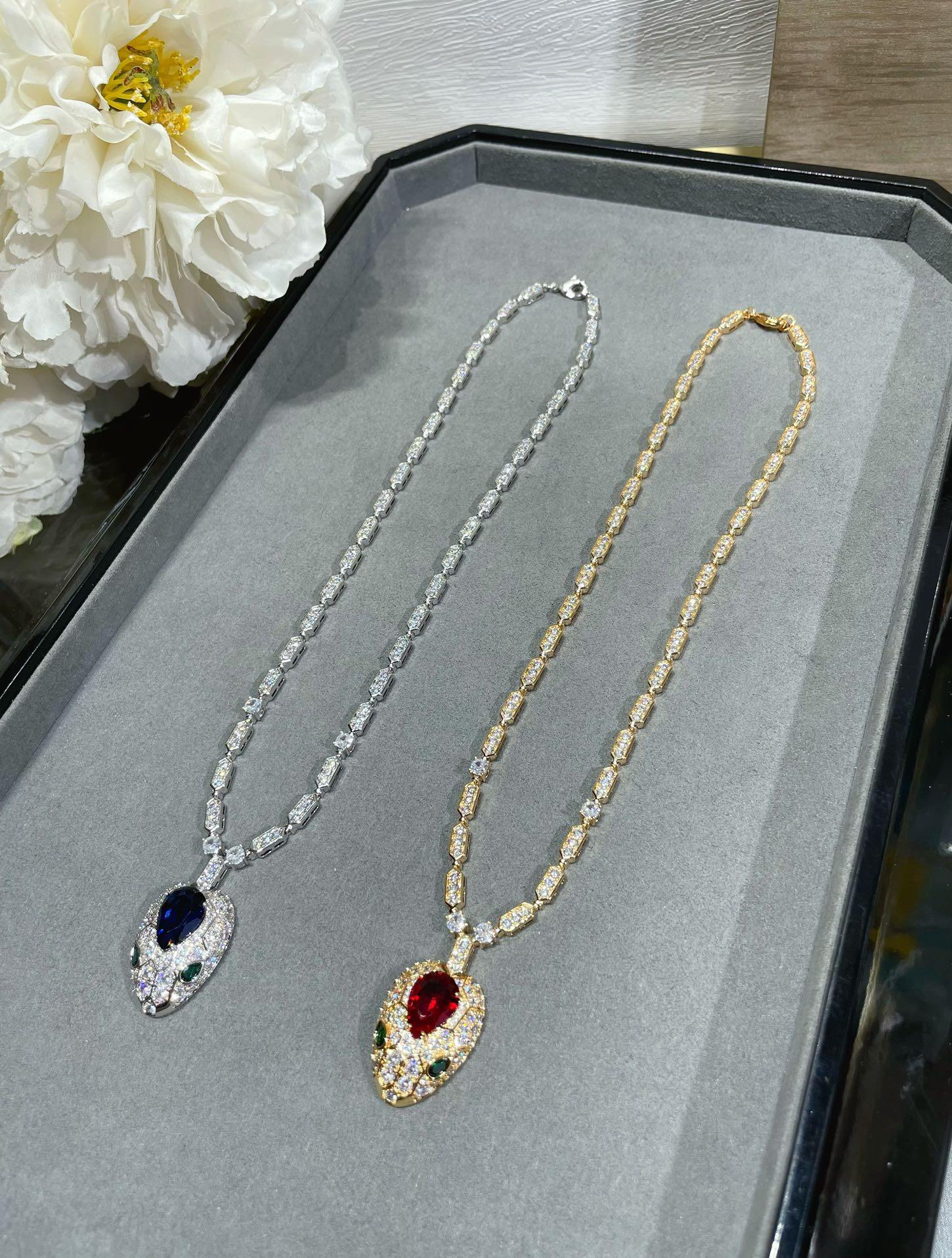 Bv1g*ai Water Drop Snake Necklace