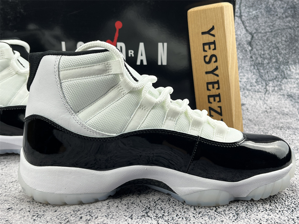 UA AIR JORDAN 11 RETRO