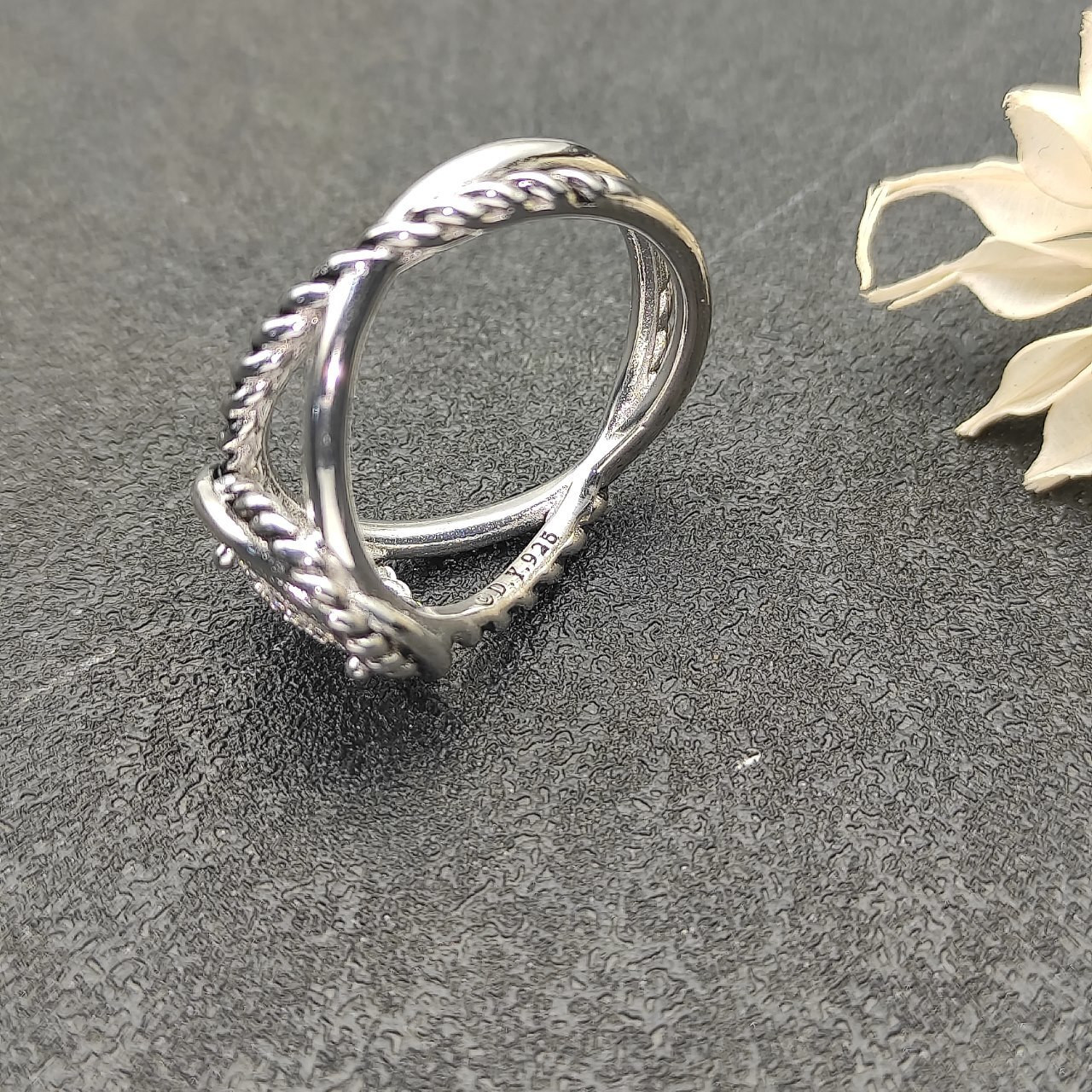 dau1d Yvrm*n ring