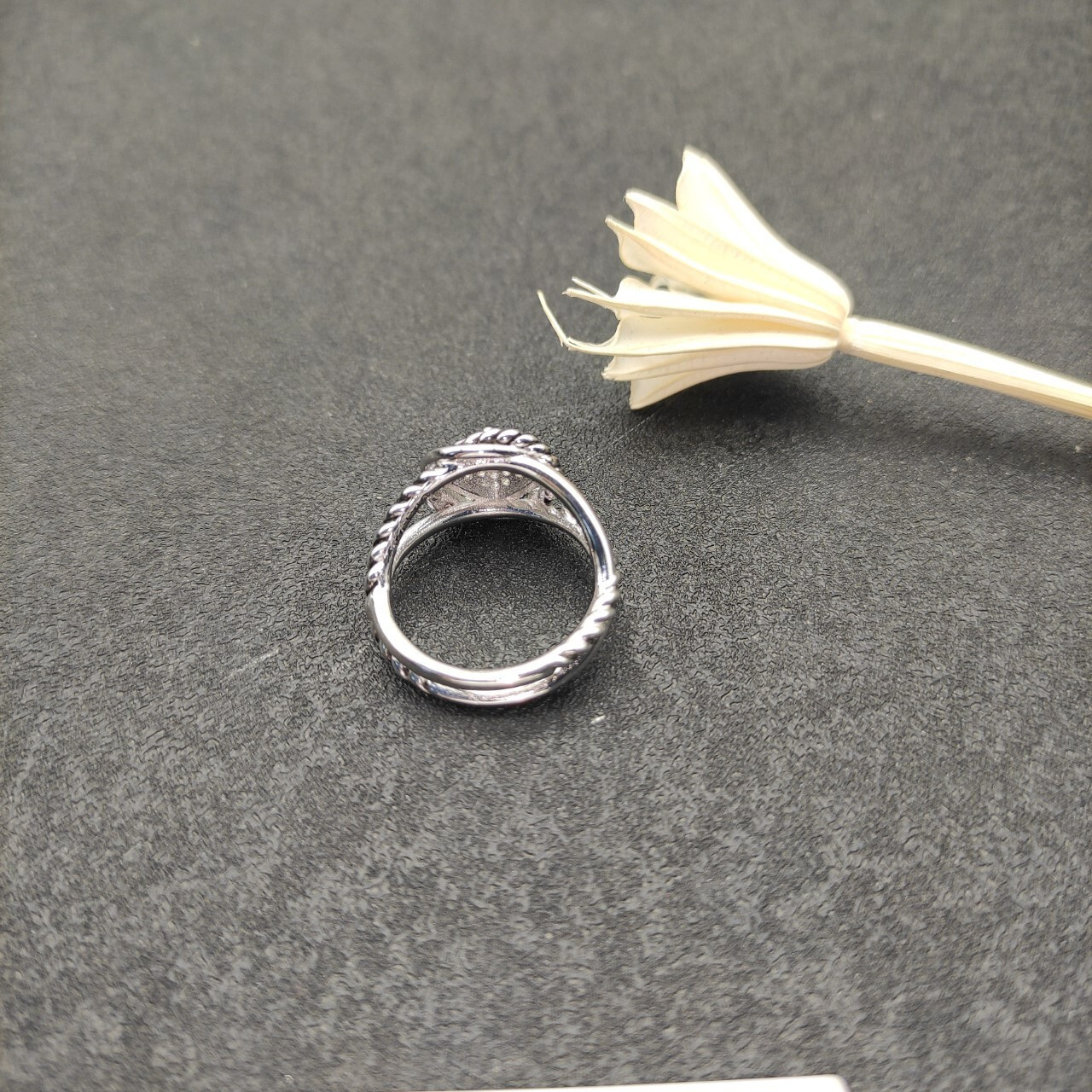 dau1d Yvrm*n ring