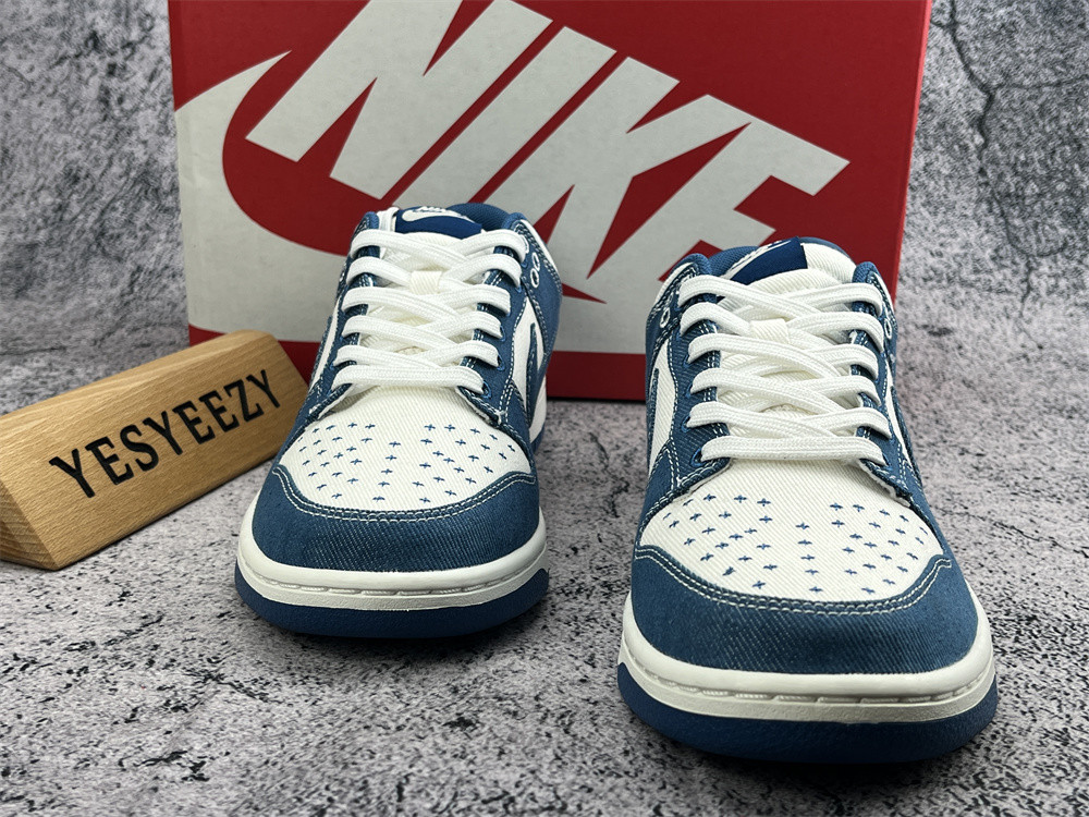 UA NIKE DUNK LOW SE