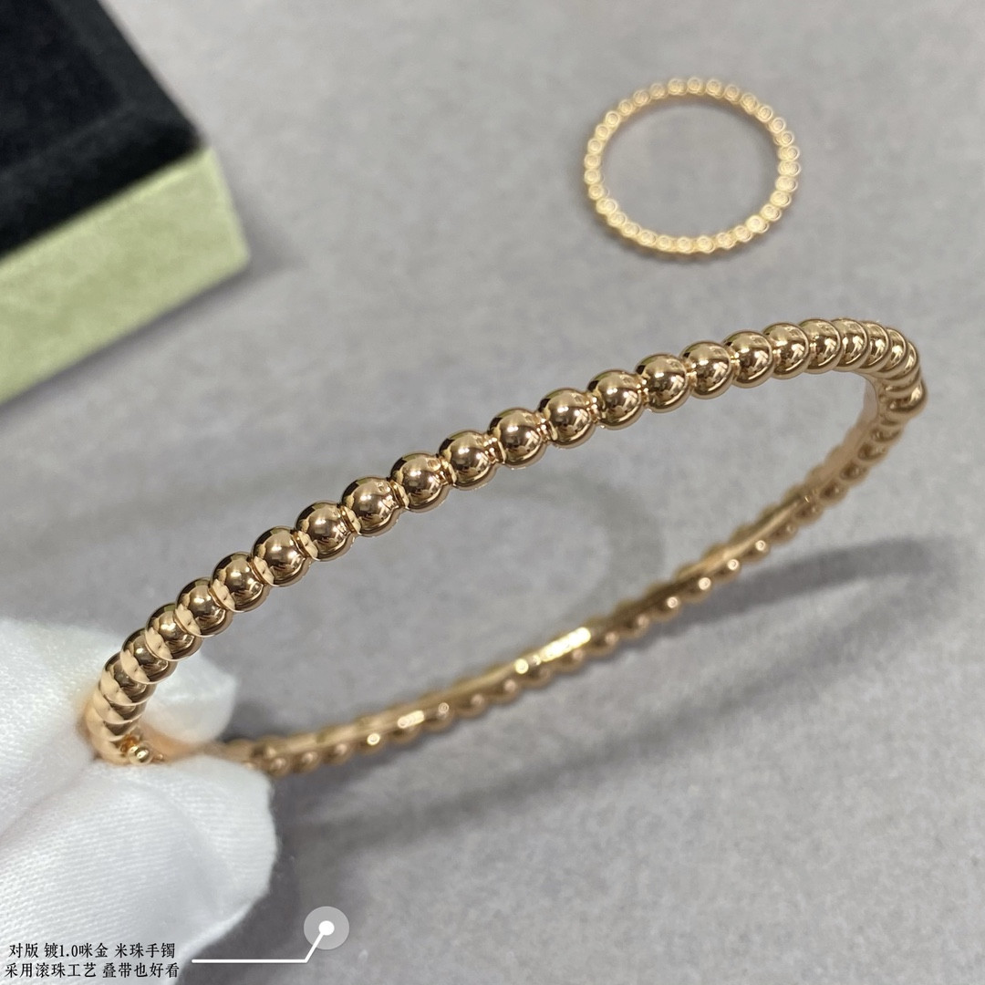 V*n Cl**f & Arpels Rice Bead Bracelet
