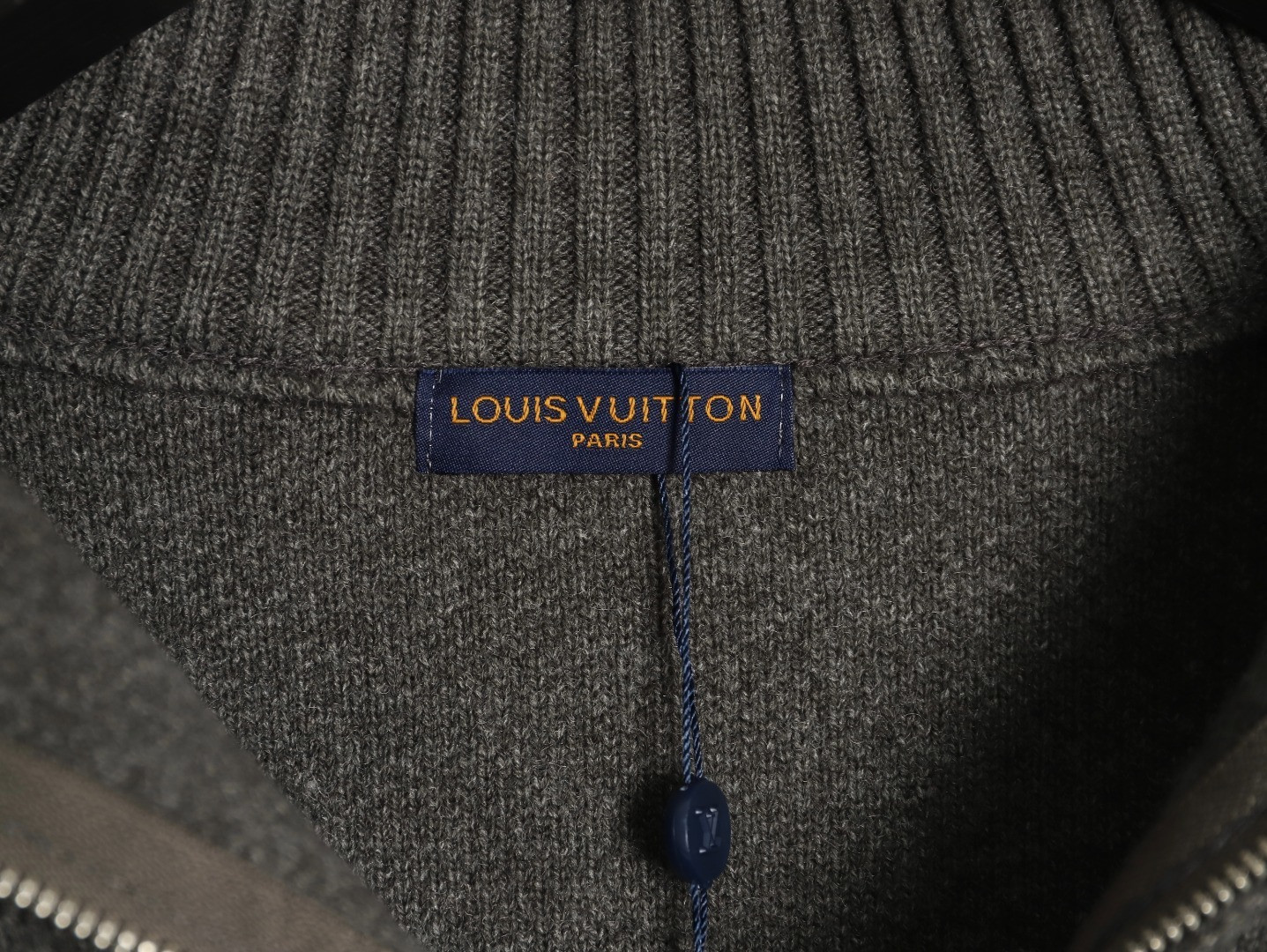 L0vis Vvtt0n 25ss Sweaters