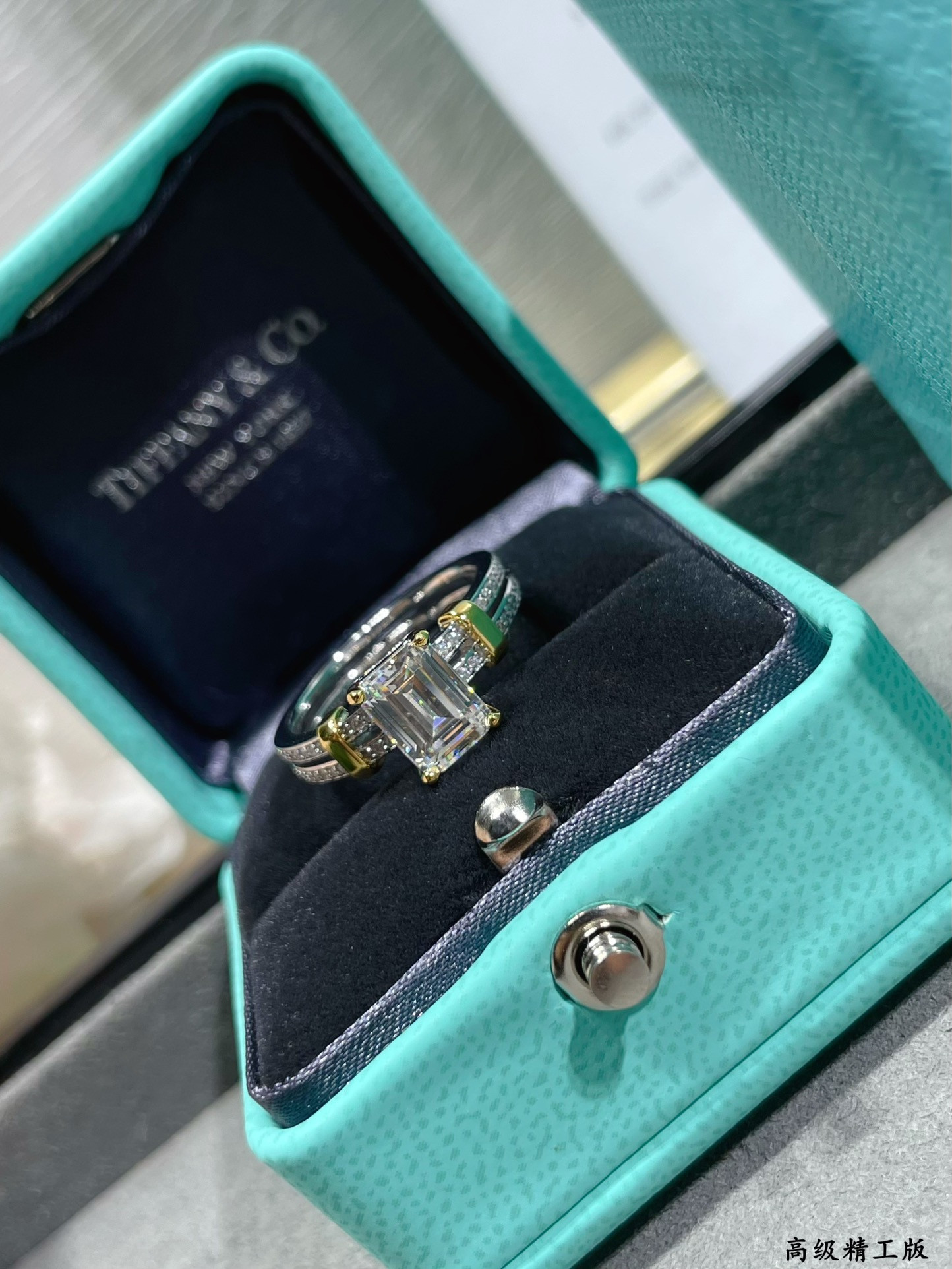 t*f*ny & co. mixed-metal white D1am0nd ring ag925