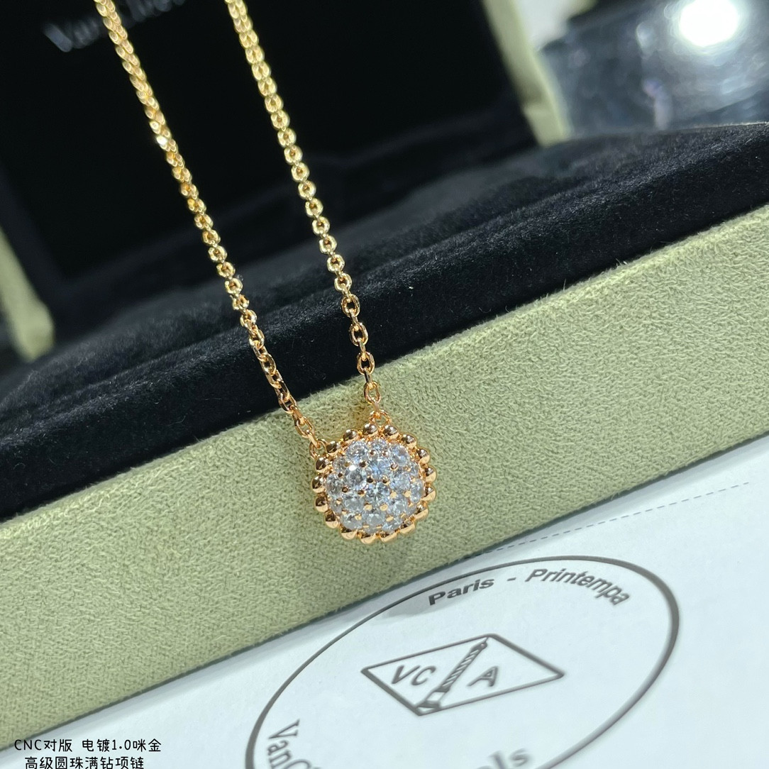 V*n Cl**f & Arpels round bead full D1am0nd necklace