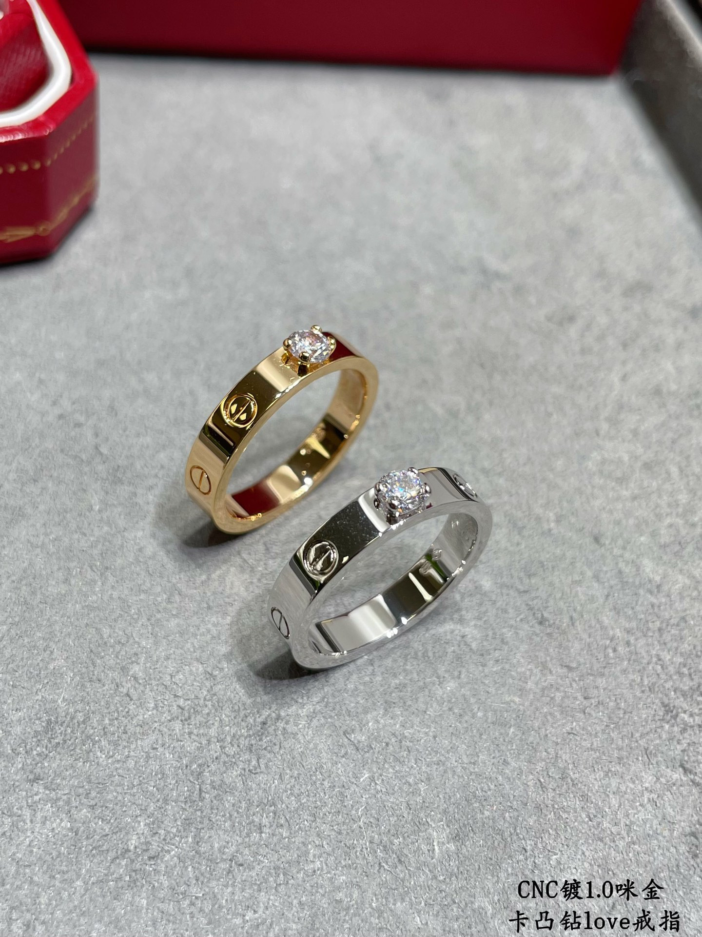 Ca*t1er convex D1am0nd love stud ring