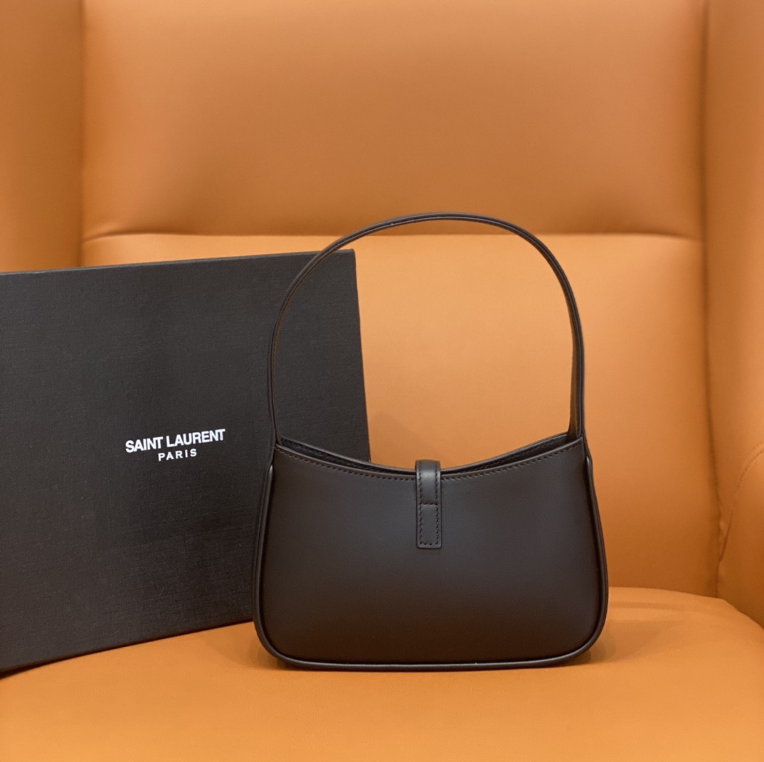 Y51 MINI LE 5 À 7 IN SMOOTH LEATHER NOIR 19 X 11.5 X 4.5 CM