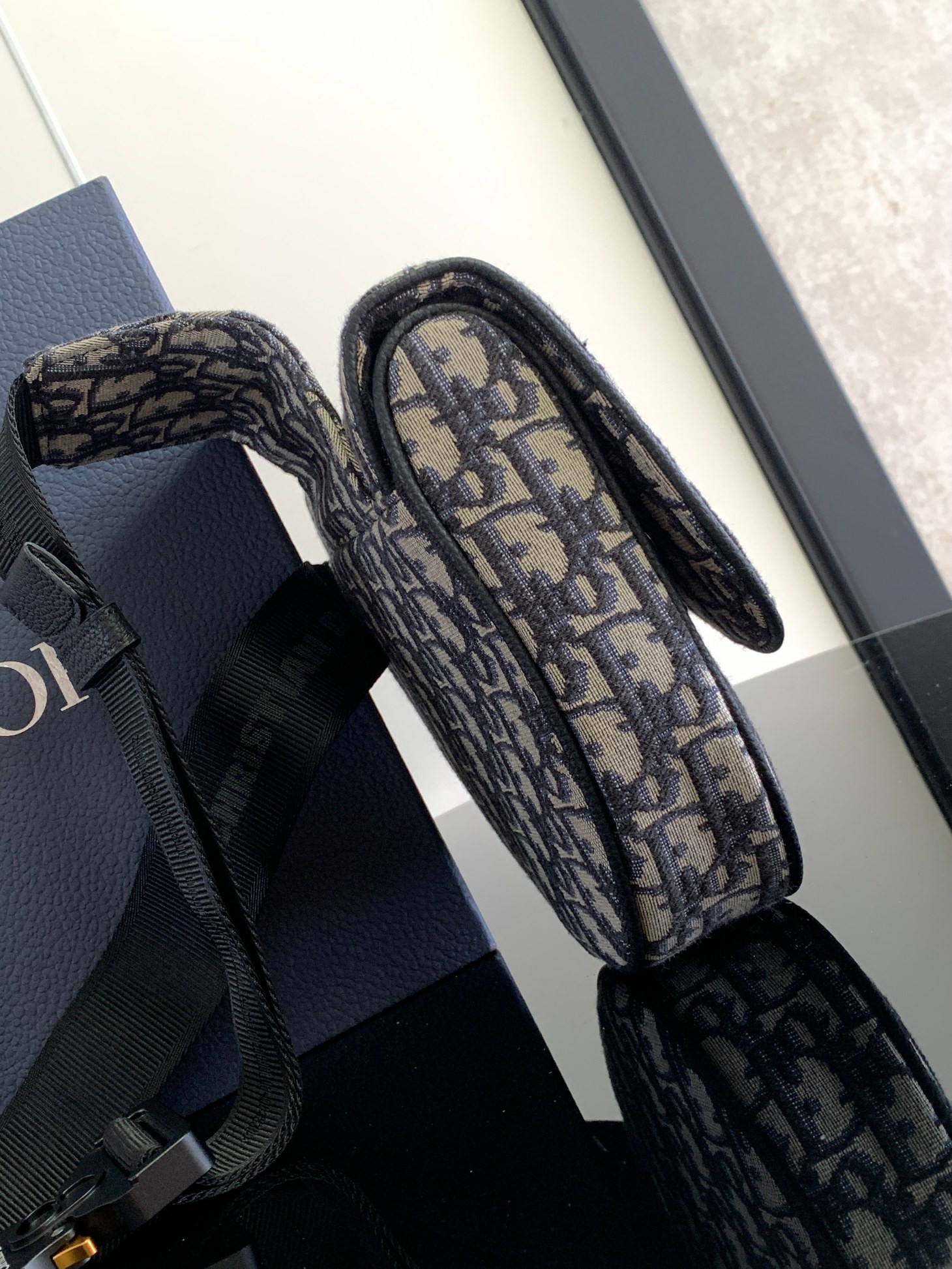 D10r Saddle Bag Beige and Black D10r Oblique Jacquard 26 x 19 x 4.5 cm