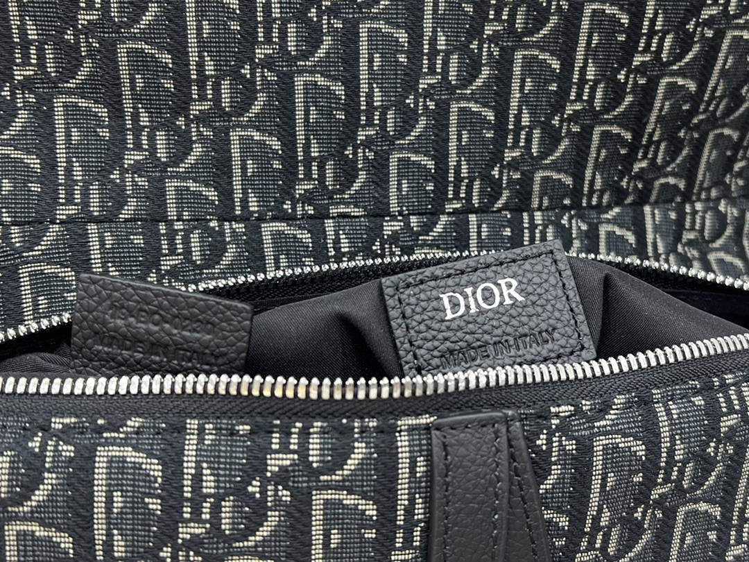 Chr1st1an D10r Saddle Crossbody Bag Oblique Canvas 26 x 19 x 4.5 cm