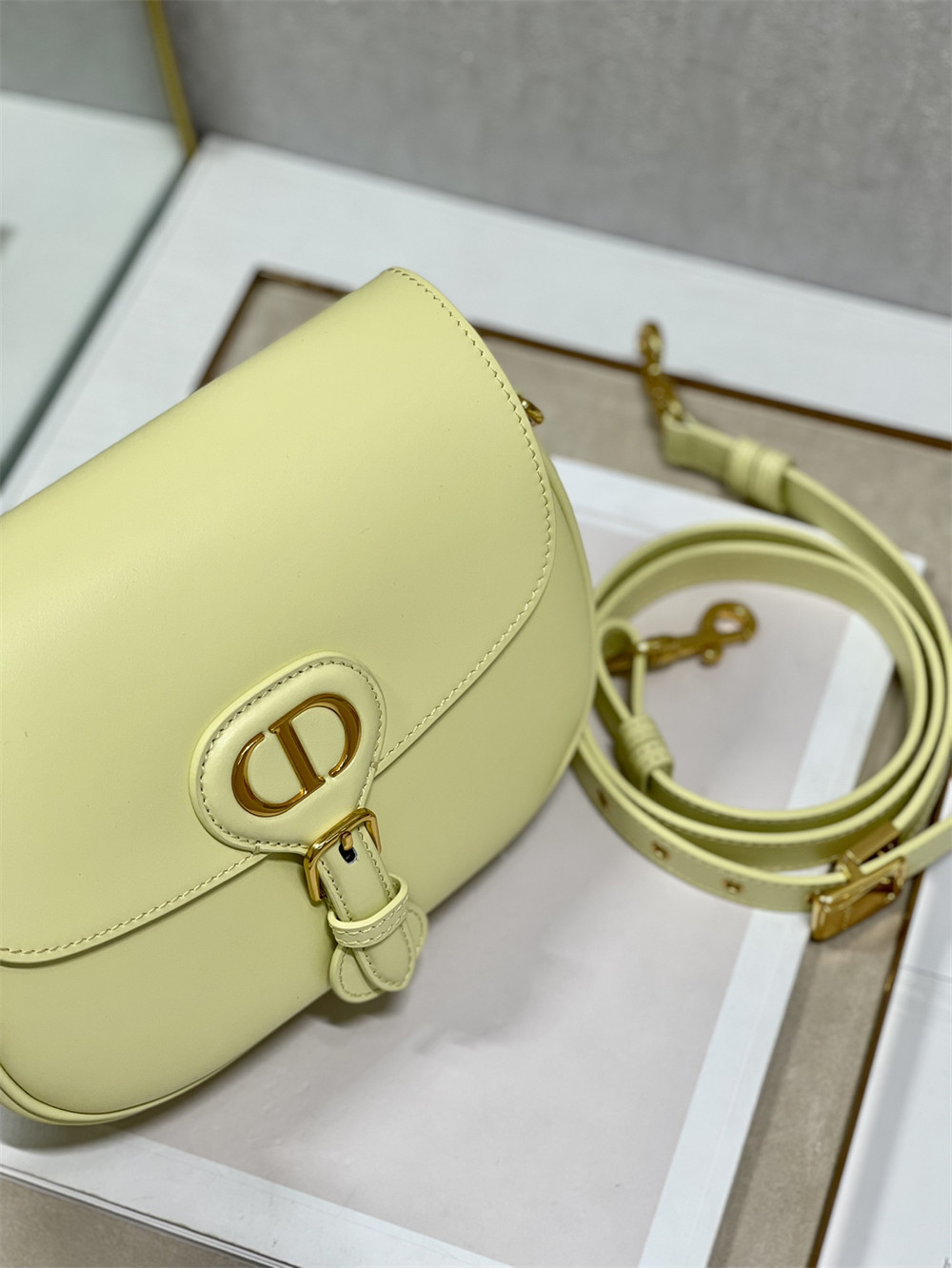 MEDIUM D10r BOBBY BAG Light Green Box Calfskin