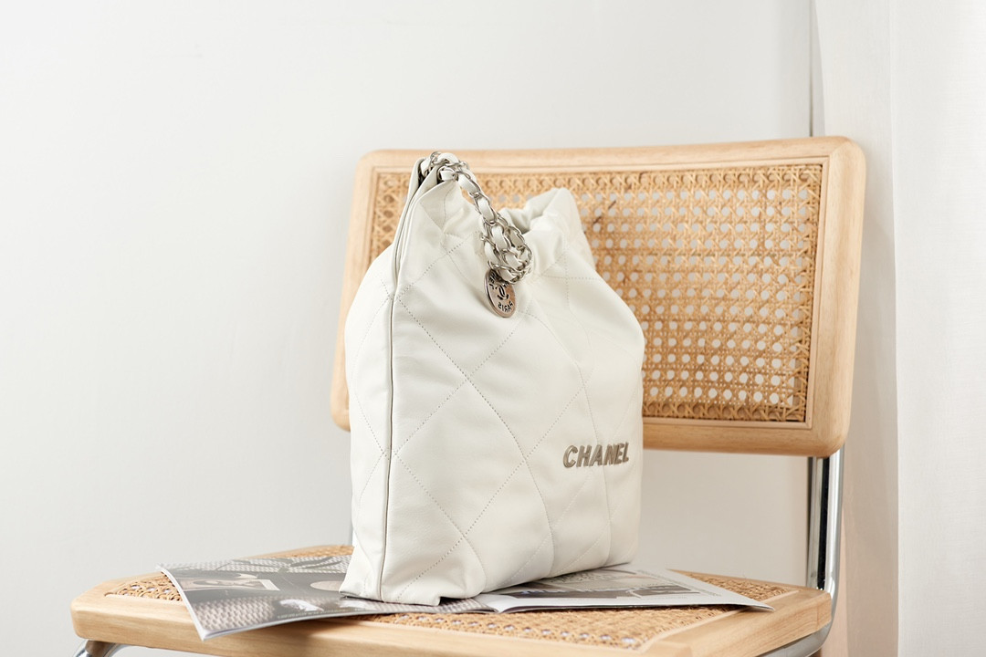 Ch**el 22 HANDBAG Metallic Shaded Calfskin & Silver-Tone Metal White 15.2×16.4×3.1 in