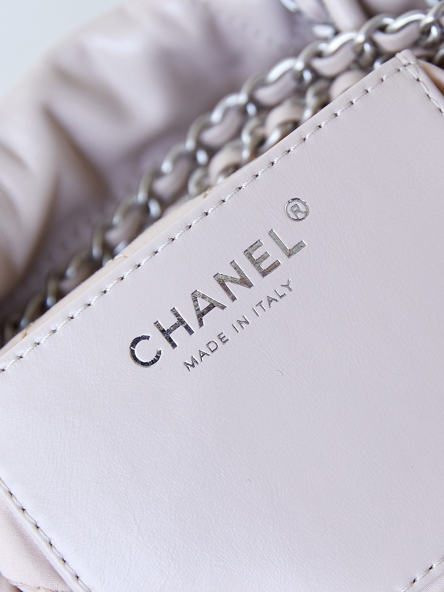 Ch**el 22 MINI HANDBAG Shiny Calfskin Apricot 7.8 × 7.4 × 2.3 in