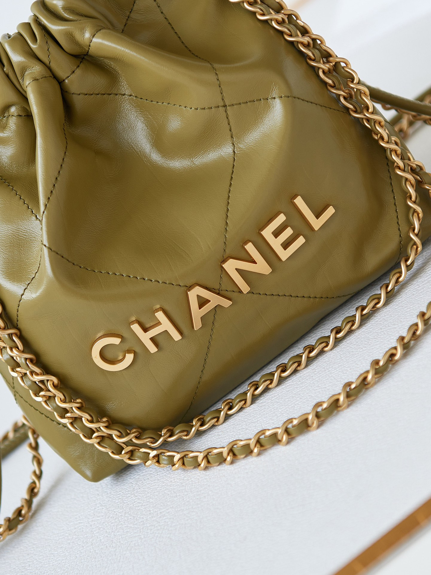 Ch**el 22 MINI HANDBAG Shiny Calfskin GREEN 7.8 × 7.4 × 2.3 in