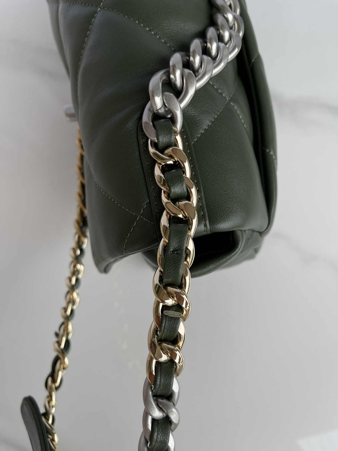 Ch**el 19 HANDBAG Shiny Leather, Gold-Tone, Silver-Tone & Ruthenium-Finish Metal Dark Green 6.2 × 10.1 × 3.5 in