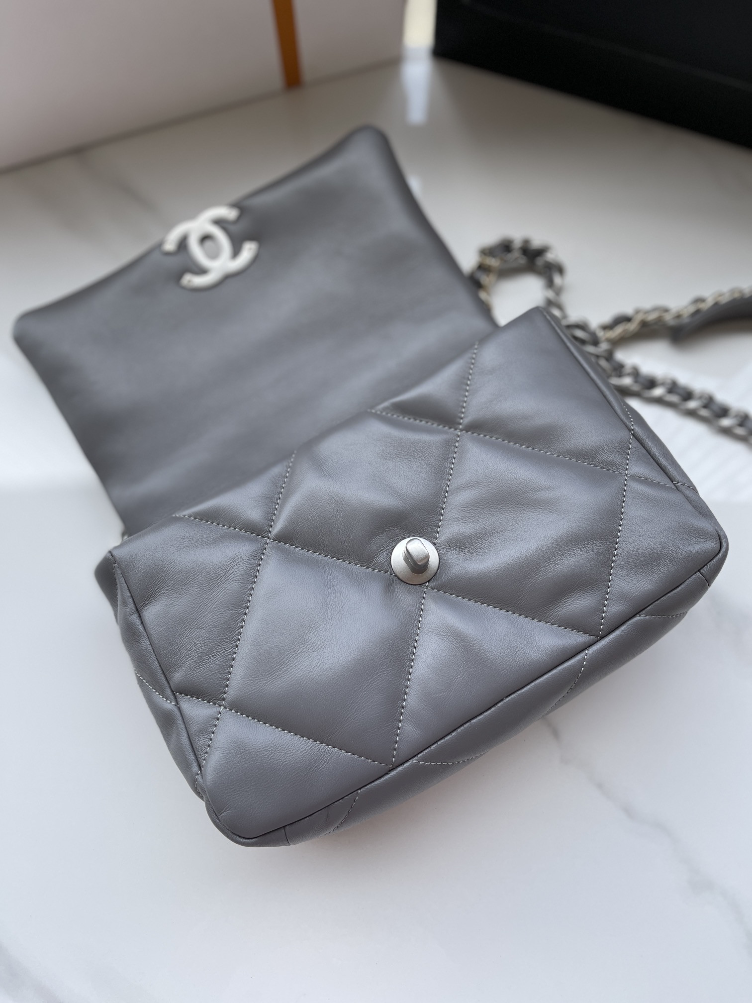 Ch**el 19 HANDBAG Shiny Leather, Gold-Tone, Silver-Tone & Ruthenium-Finish Metal Dark Gray 6.2 × 10.1 × 3.5 in