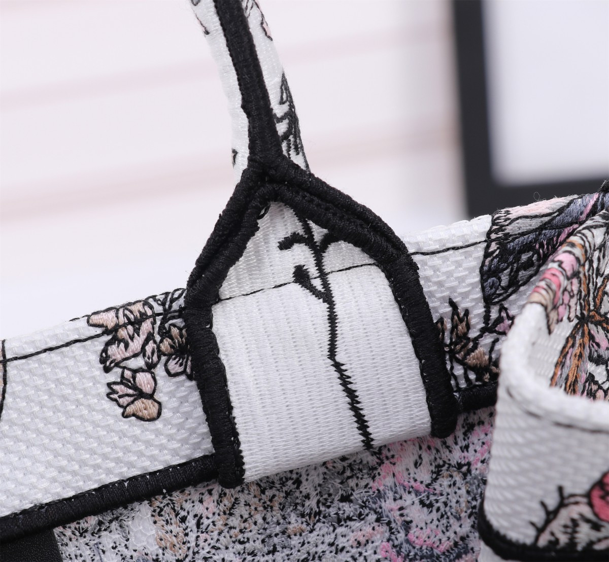 Small D10r BOOK TOTE WHITE AND PASTEL PINK BUTTERFLY AROUND THE WORLD EMBROIDERY  10.5 x 8.5 x 5.5 inches