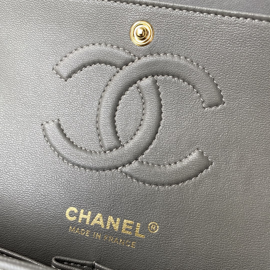 Ch**el CLASSIC HANDBAG GRAINED SHINY CALFSKIN & GOLD-TONE METAL GRAY 6 × 9.9 × 2.5 in