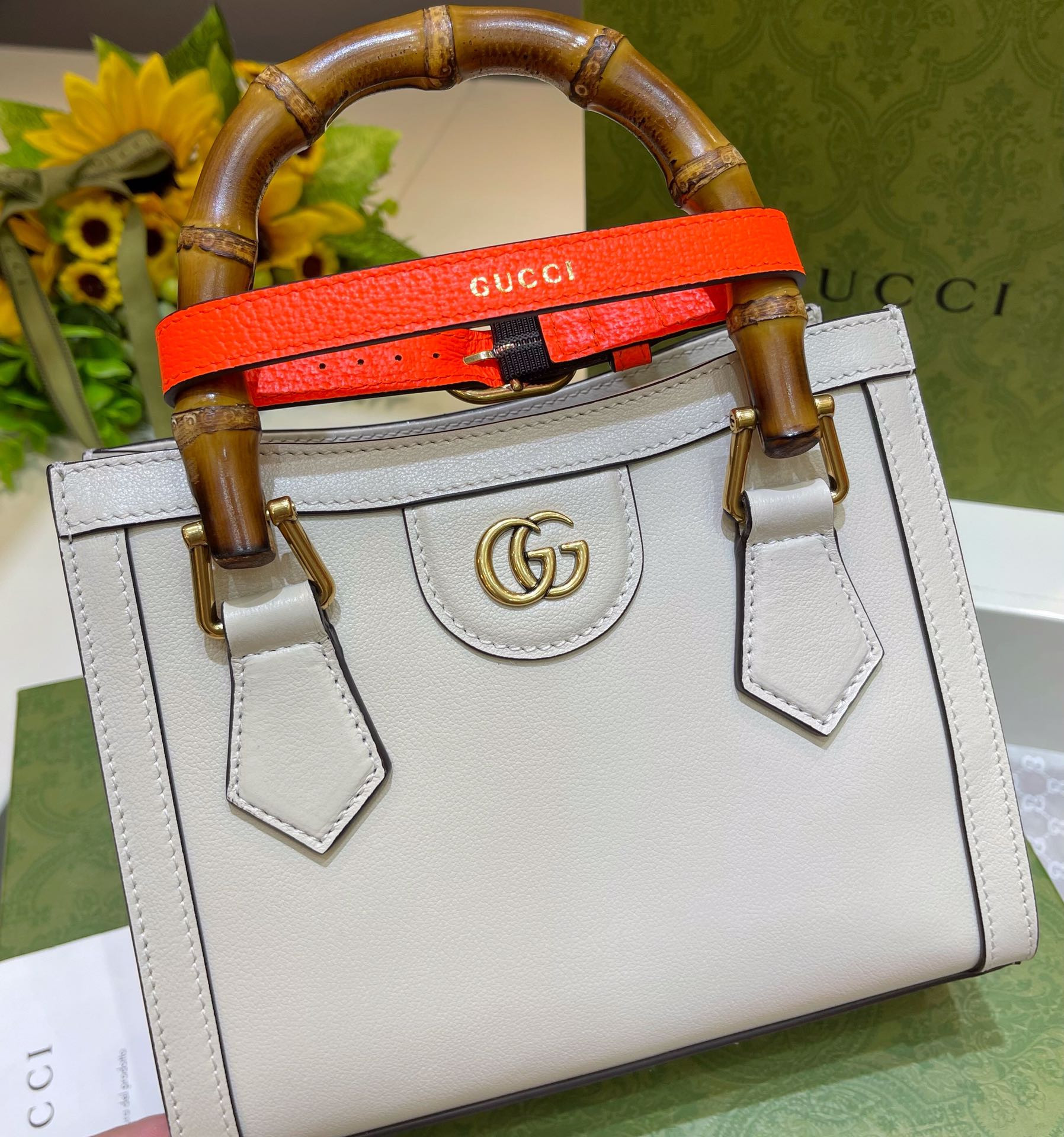 Gvc*1 DIANA MINI TOTE BAG White 20W x 16H x 10D CM