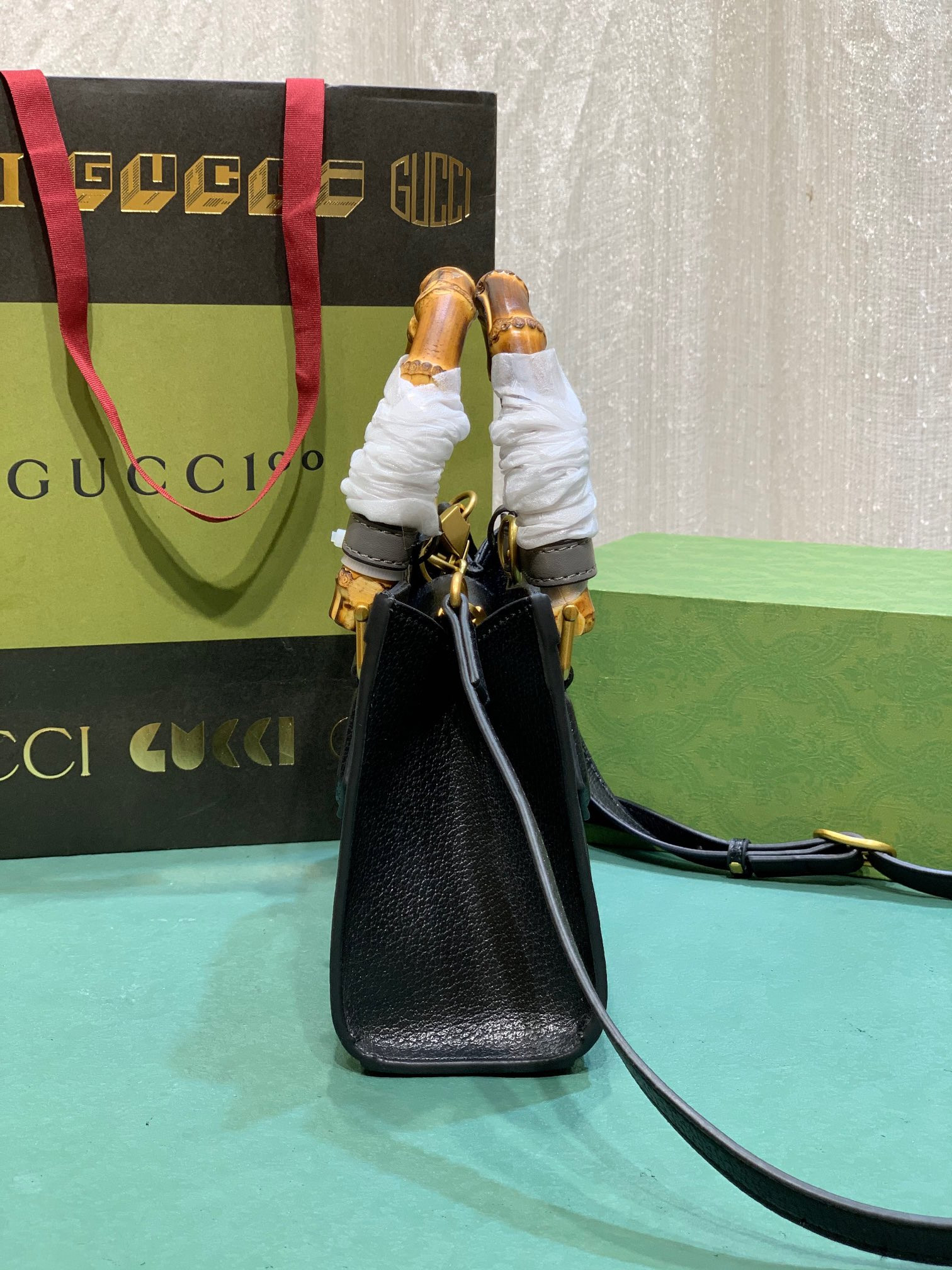 Gvc*1 DIANA SMALL SHOULDER BAG Black 25W x 16H x 9D CM