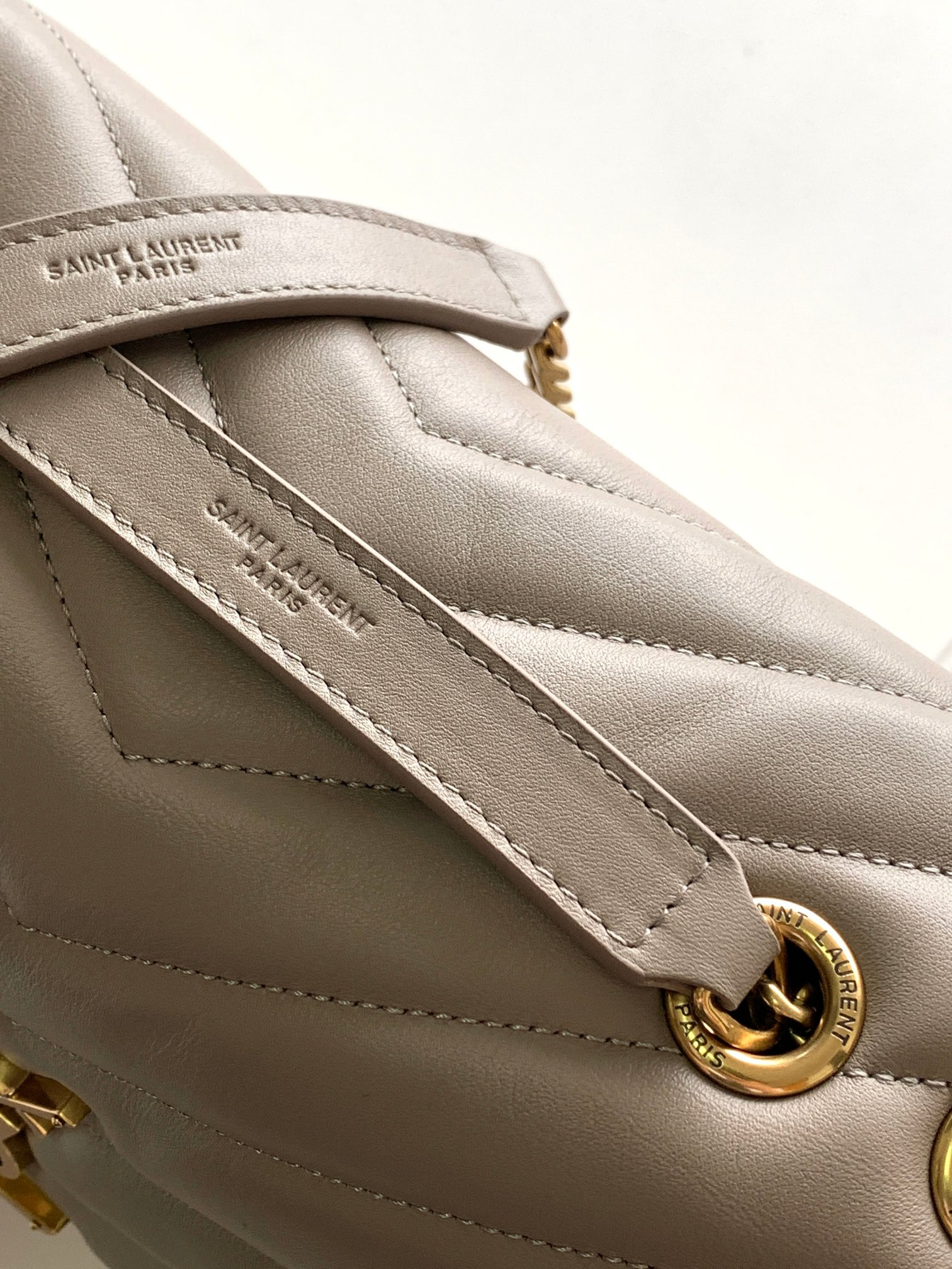 Y51 LOULOU MEDIUM IN QUILTED LEATHER GRAY 12.5 X 8.6 X 3.5 INCHES