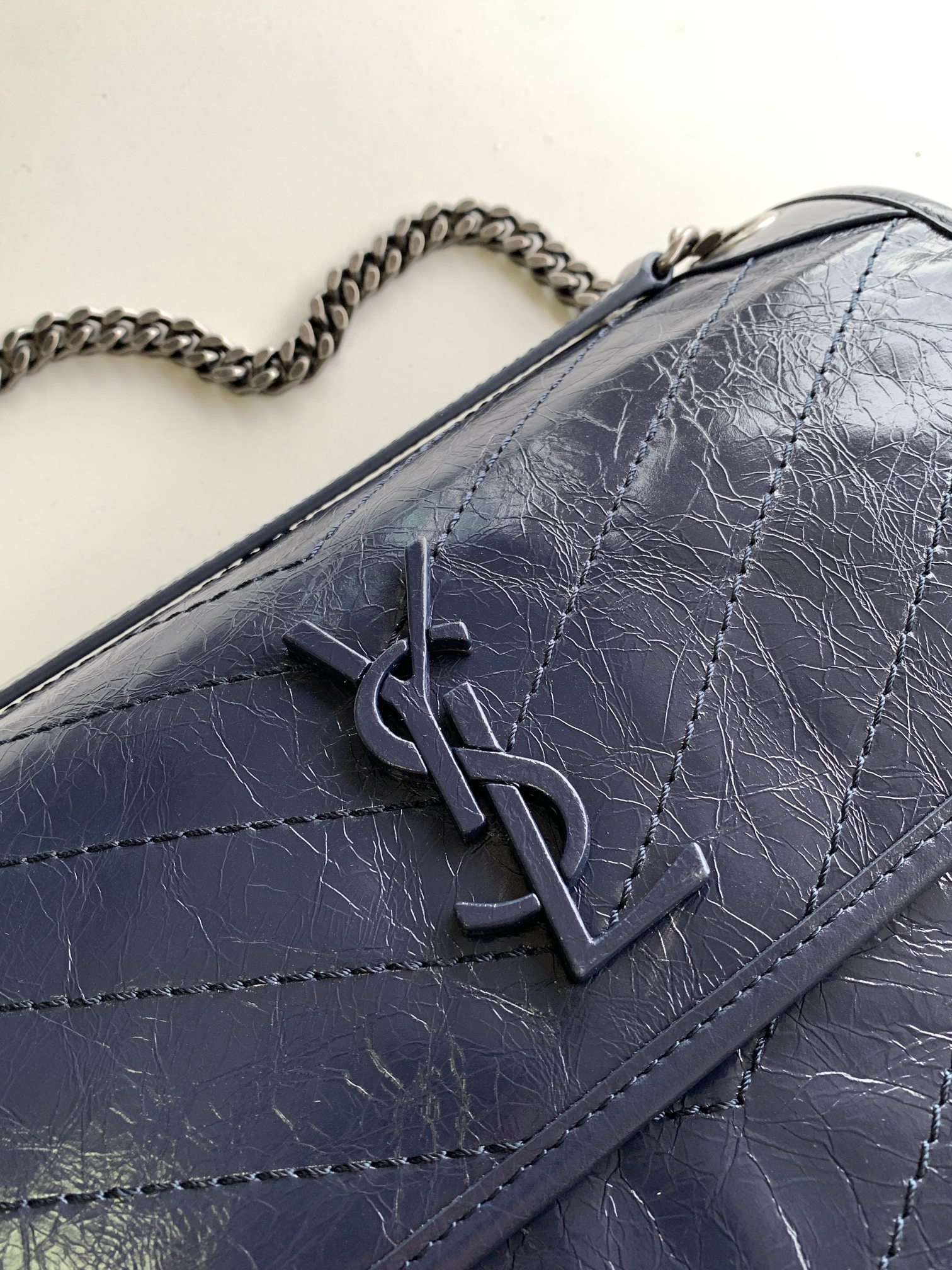 Y51 NIKI MEDIUM IN VINTAGE LEATHER navy 11 X 7.8 X 3.3 INCHES