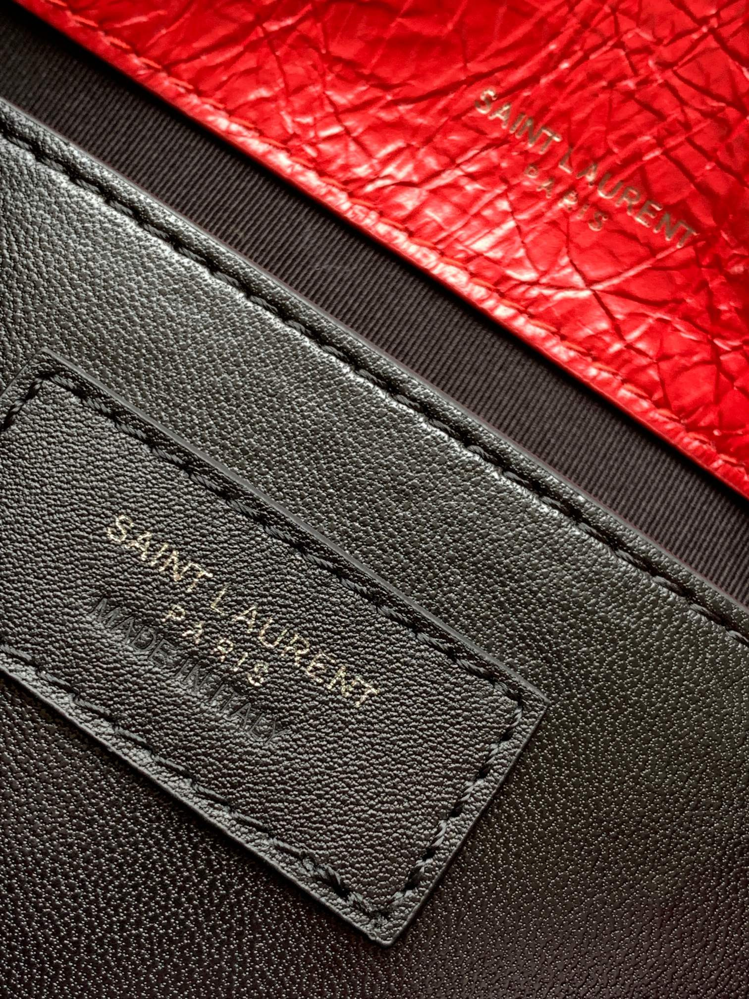 Y51 NIKI BABY IN VINTAGE LEATHER RED 8.2 X 6 X 2.9 INCHES