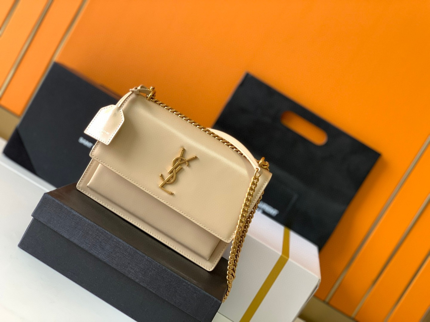 Y51 SUNSET MEDIUM IN COATED-BARK LEATHER BEIGE 8 X 6.2 X 2.5 INCHES