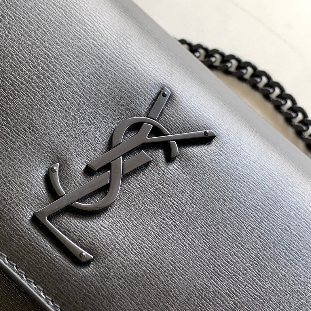 Y51 SUNSET MEDIUM IN SMOOTH LEATHER NOIR 8 X 6.2 X 2.5 INCHES