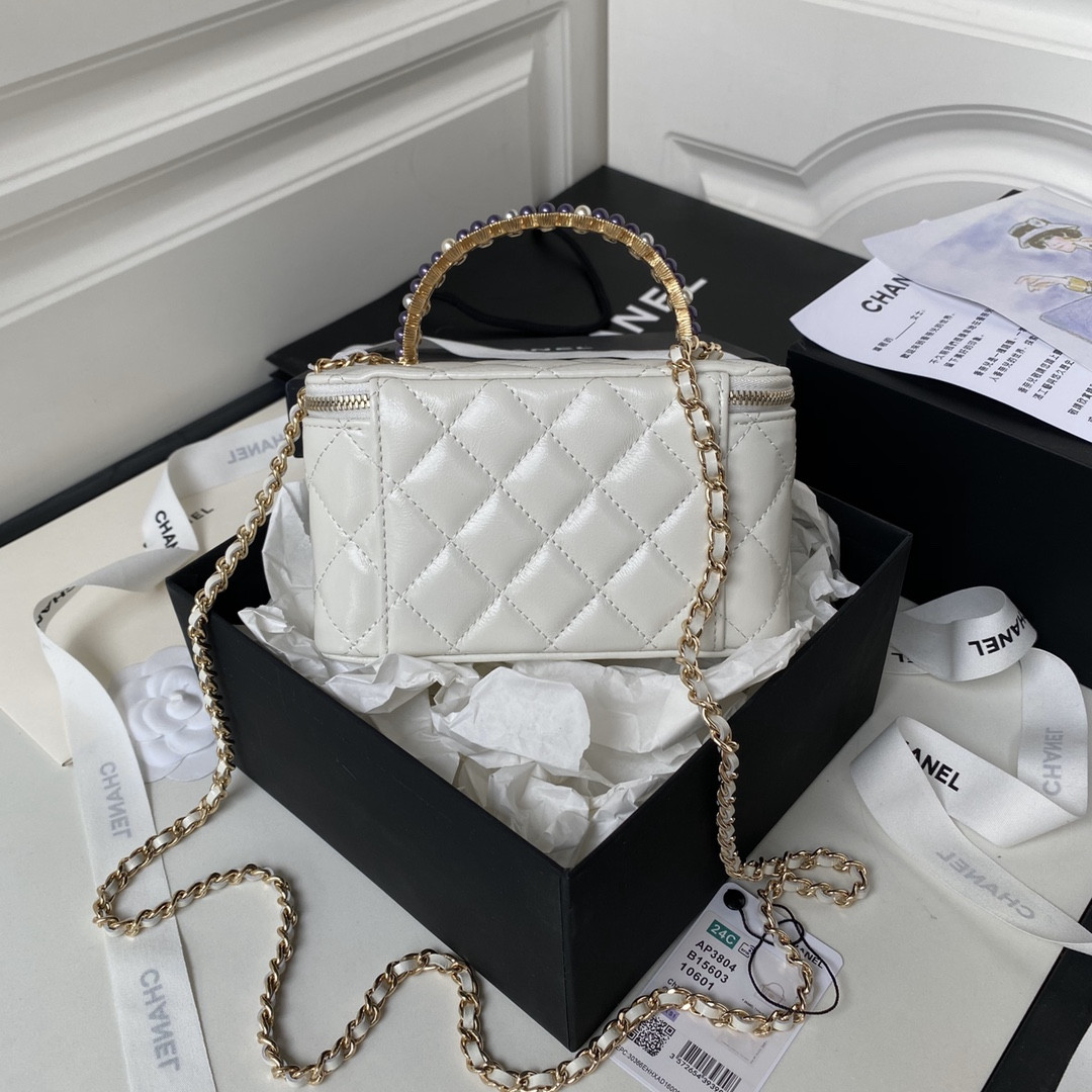 Ch**el 24P CHAIN LEATHER SQUARE BOX SHOULDER BAG WHITE 16x10x8cm