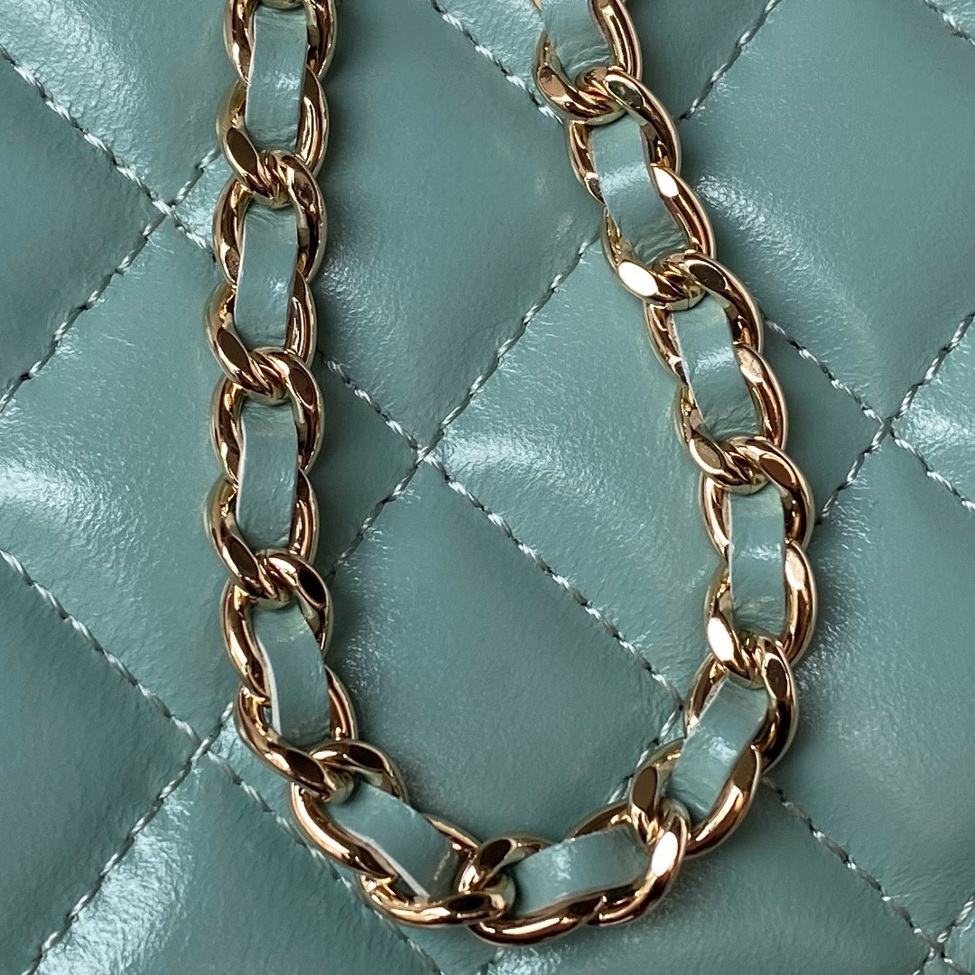 Ch**el 24P CHAIN LEATHER SQUARE BOX SHOULDER BAG BLUE 16x10x8cm