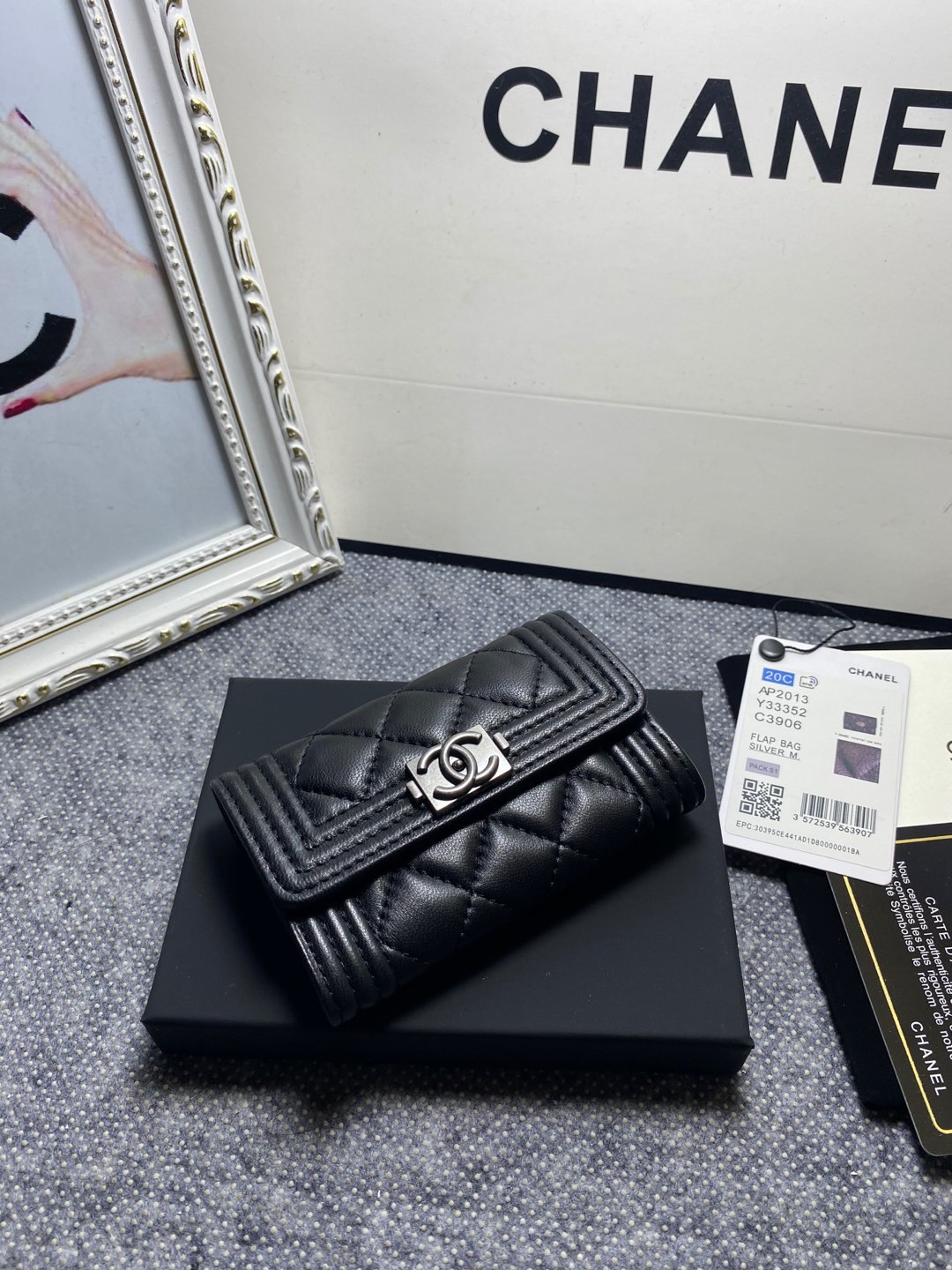 Ch**el FLAP WALLET 12-7CM