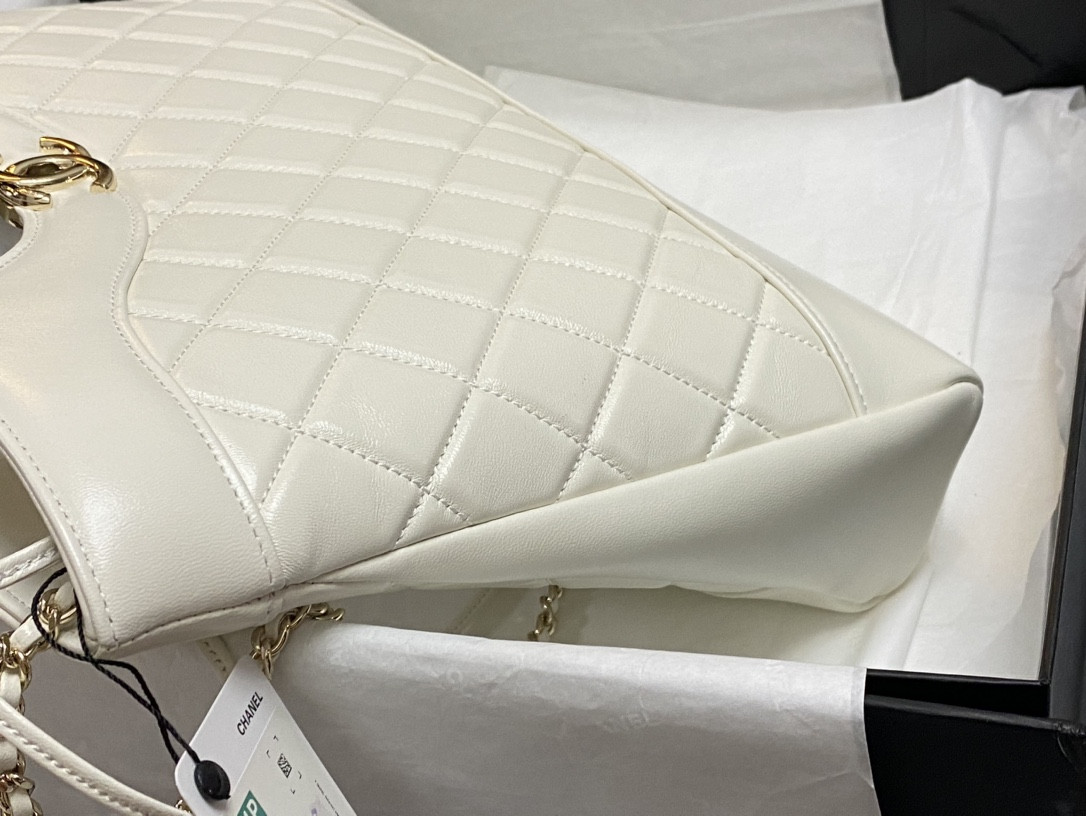 Ch**el  SHOPPING BAG Shiny Lambskin & Gold-Tone Metal 35x39x8cm