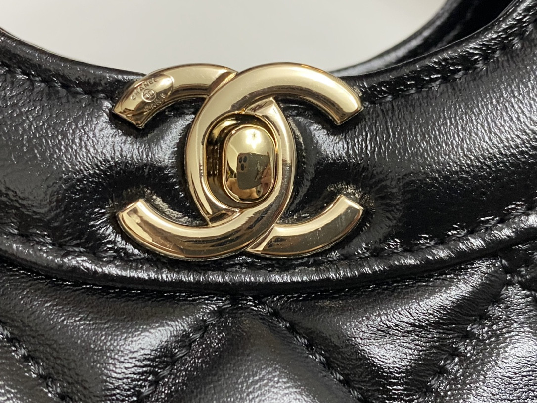 Ch**el SHOPPING BAG Shiny Lambskin & Gold-Tone Metal Black11.7 × 11.3 × 3.5 in