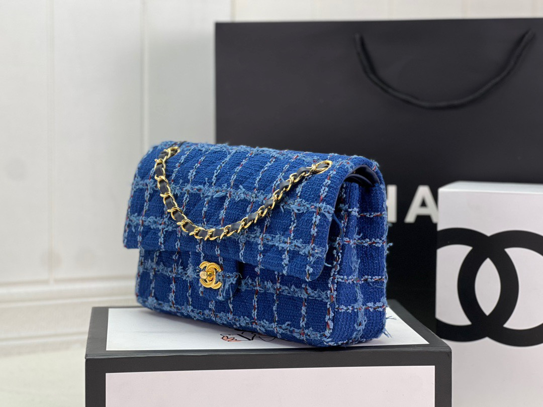 Ch**el CLASSIC 11.12 HANDBAG Tweed & Gold-Tone Metal   6 × 9.9 × 2.5 in