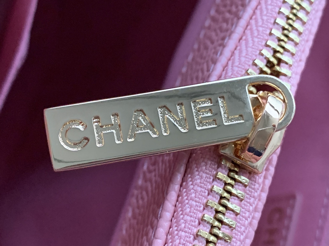 Ch**el GST CAVIAR LEATHER HARDWARE 24X33X13CM