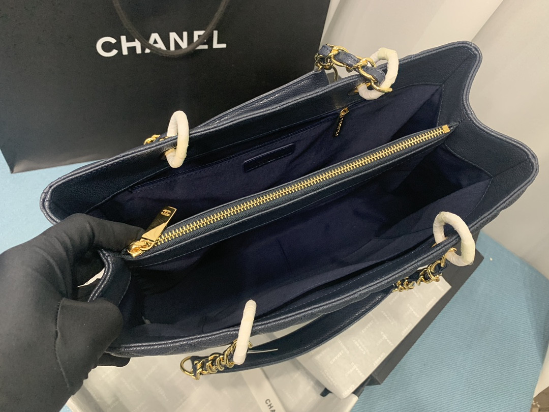 Ch**el GST CAVIAR LEATHER HARDWARE 24X33X13CM